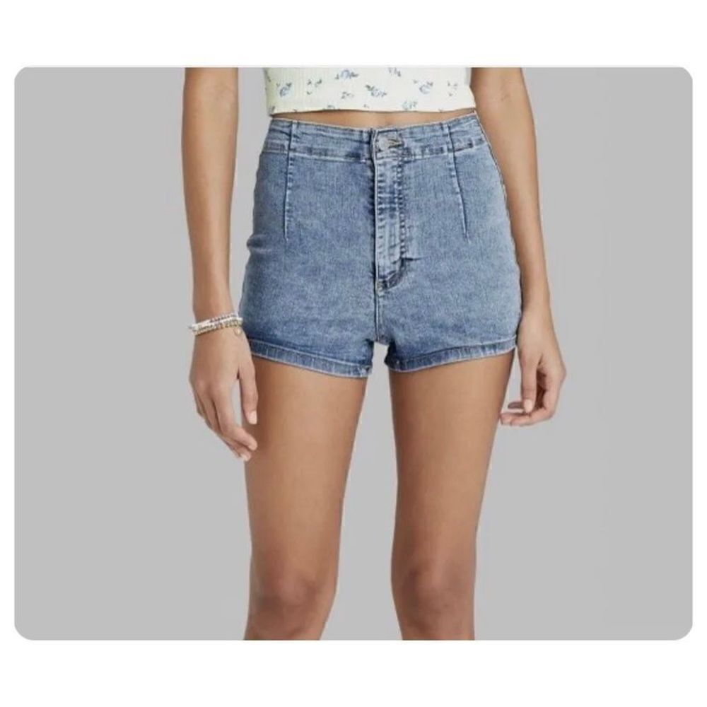 Wild fable, women’s high rise blue denim shorts, 14/32